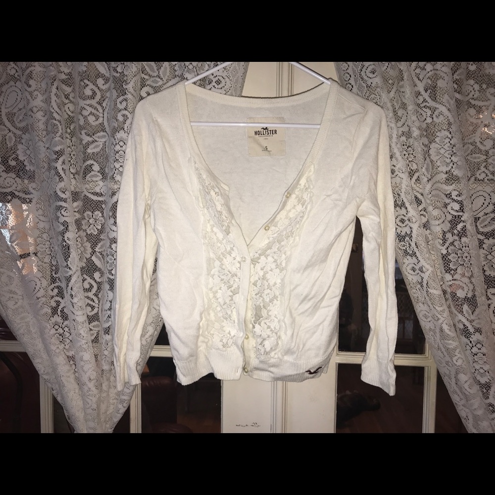 Hollister off-White button-down sweater (S)